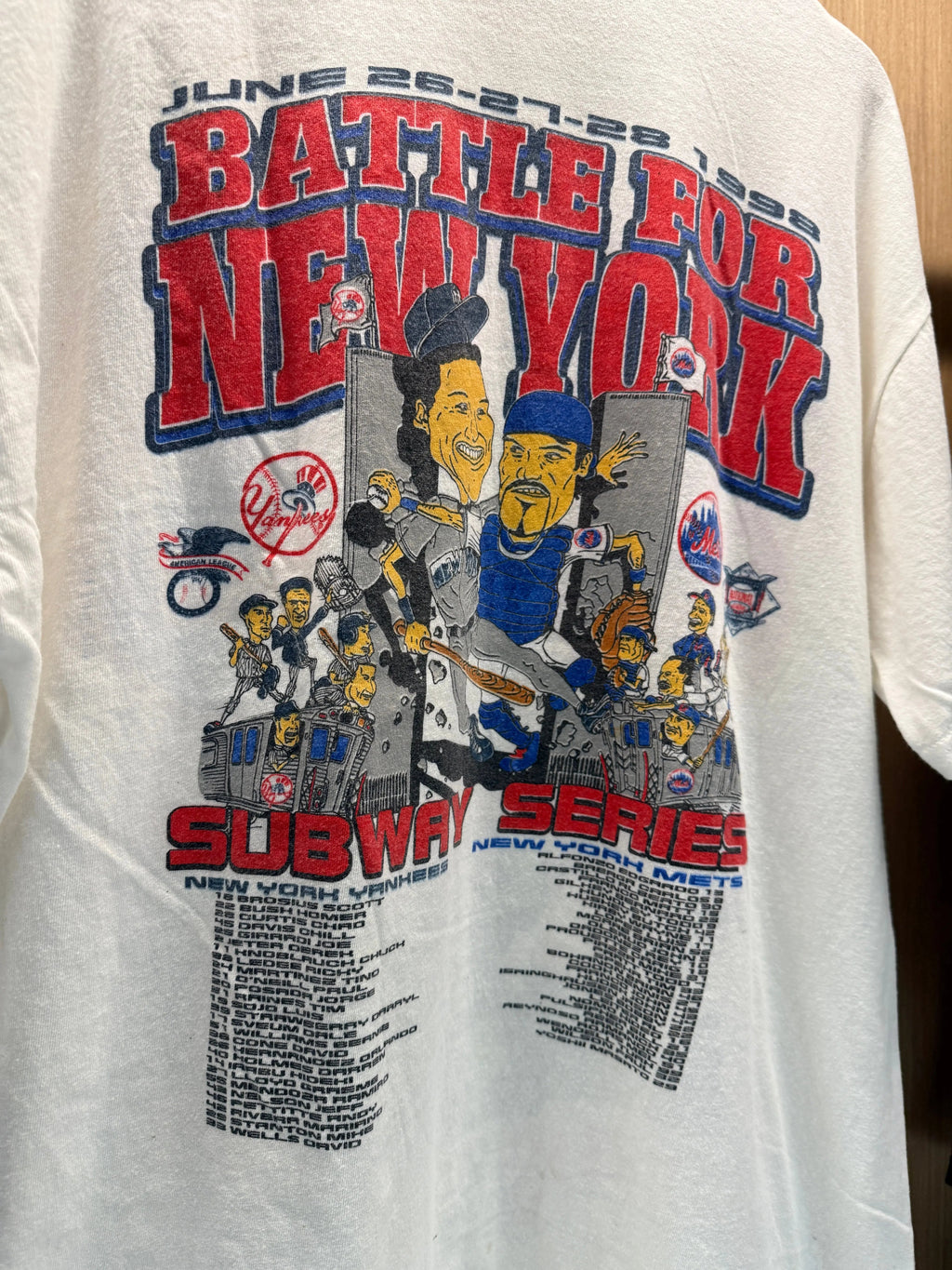 Vintage 1998 Rare Yankees vs Mets Battle for New York Tee product image 3