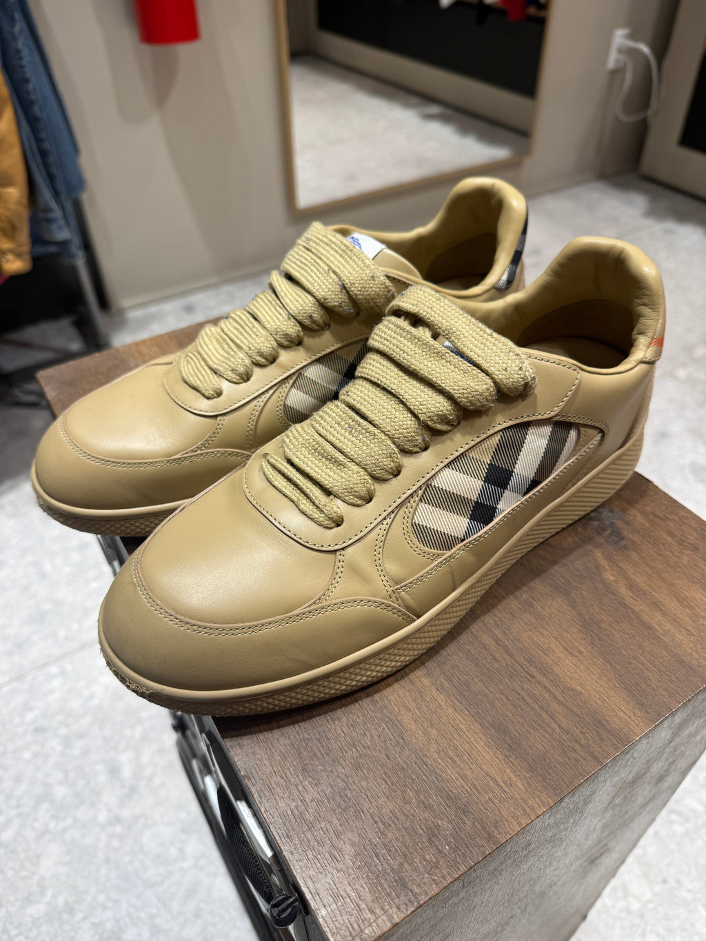 US 10 Burberry Leather Check Terrace Sand Sneakers