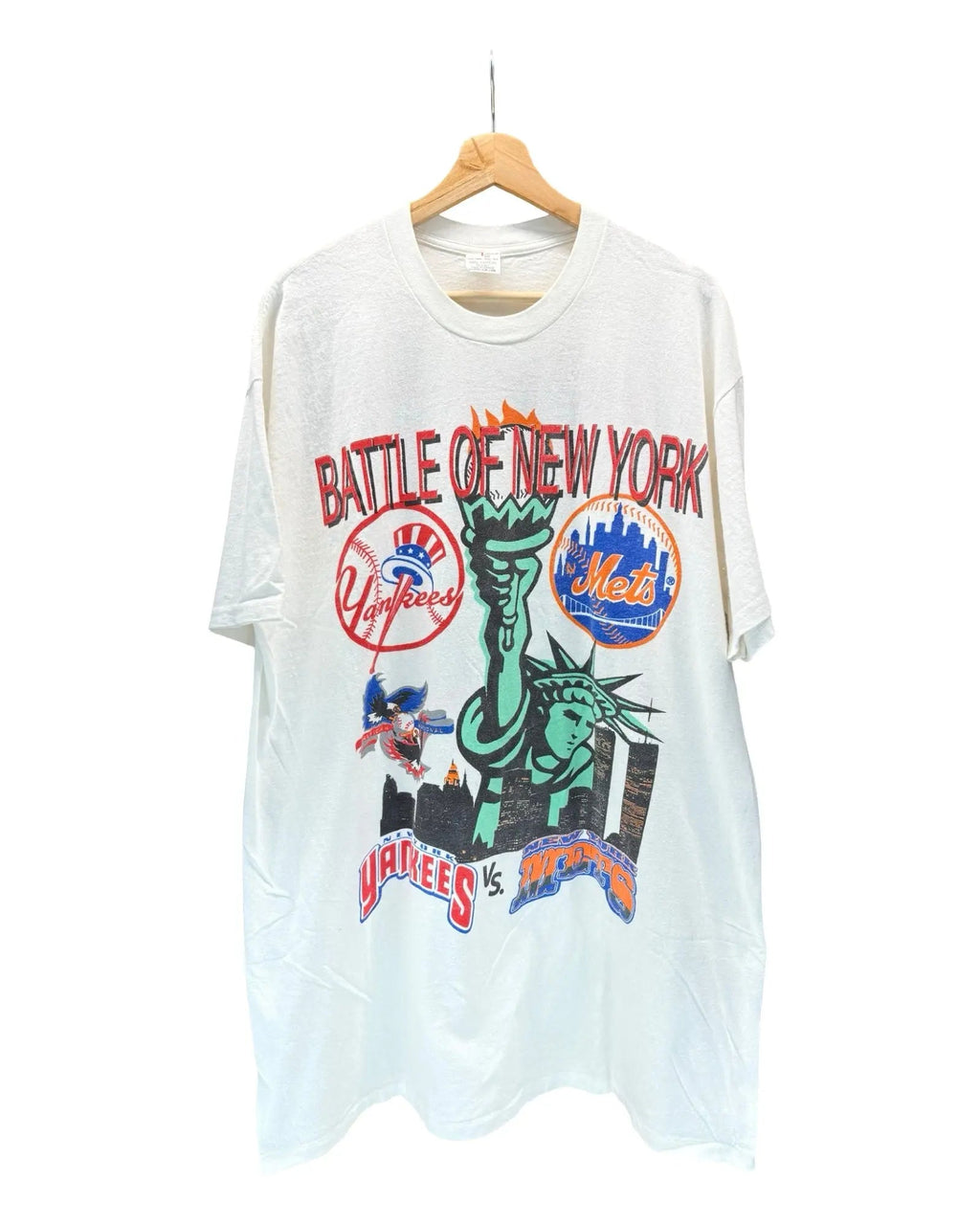 Vintage 1998 Rare Yankees vs Mets Battle for New York Tee product image 1