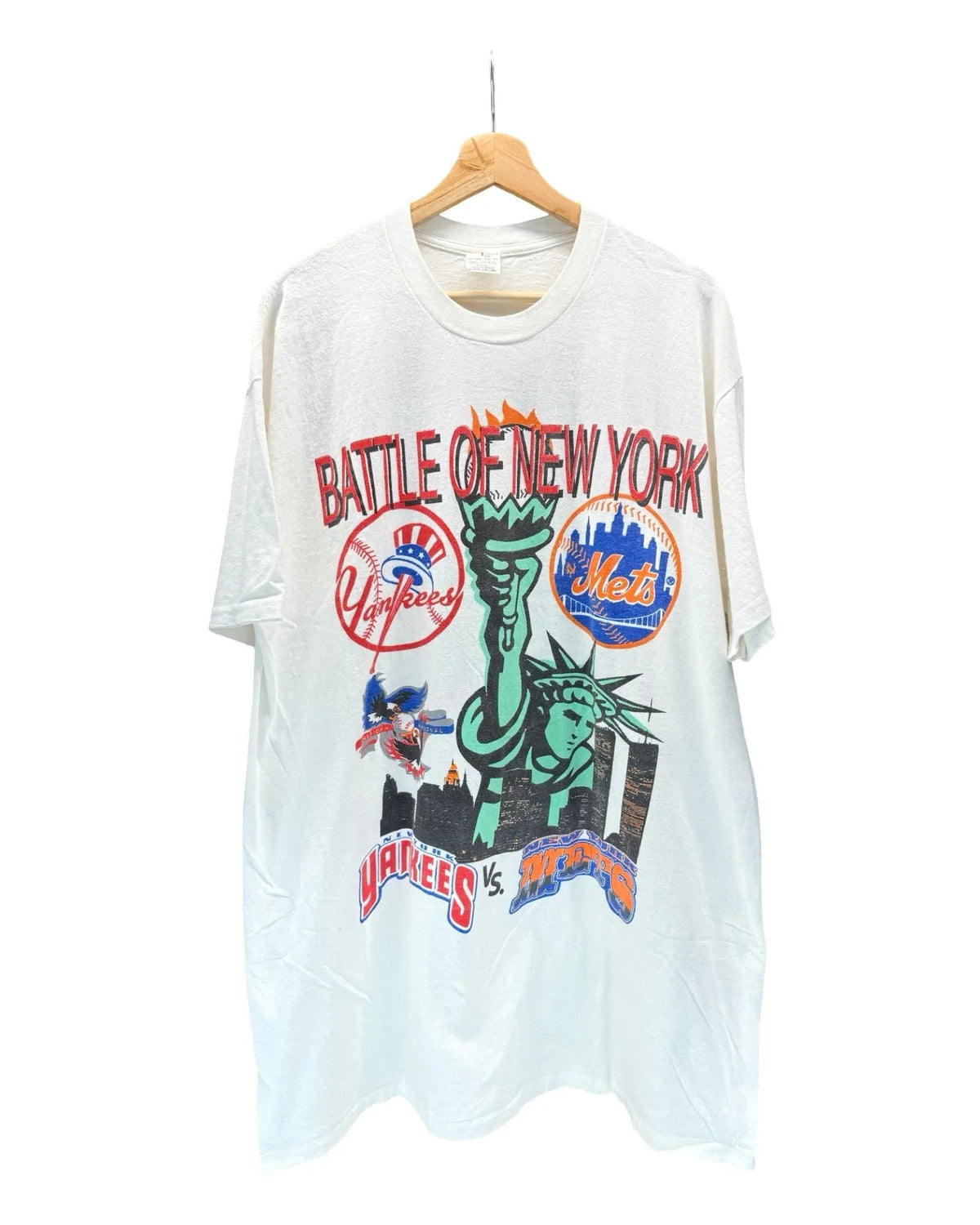 Vintage 1998 Rare Yankees vs Mets Battle for New York Tee product image 1