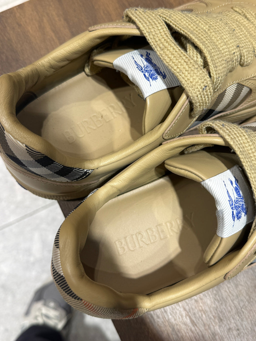 US 10 Burberry Leather Check Terrace Sand Sneakers